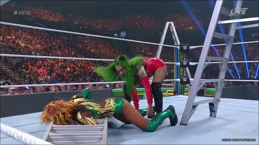 WWE_Money_In_The_Bank_2022_720p_WEB_h264-HEEL_mp4_001349454.jpg