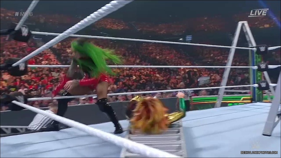 WWE_Money_In_The_Bank_2022_720p_WEB_h264-HEEL_mp4_001354654.jpg