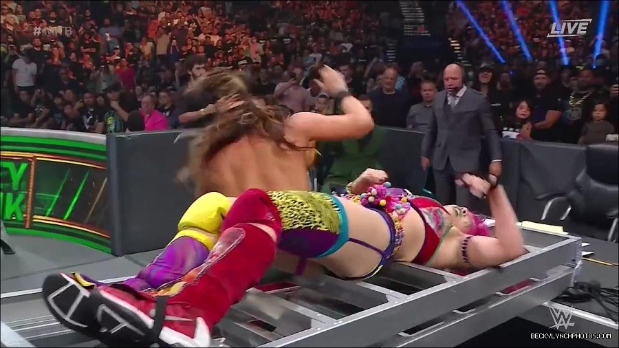 WWE_Money_In_The_Bank_2022_720p_WEB_h264-HEEL_mp4_001503387.jpg