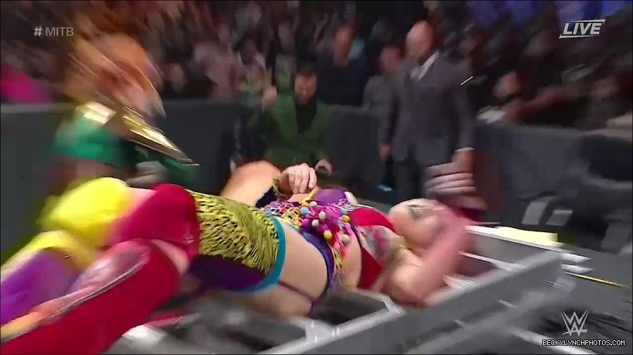 WWE_Money_In_The_Bank_2022_720p_WEB_h264-HEEL_mp4_001503787.jpg