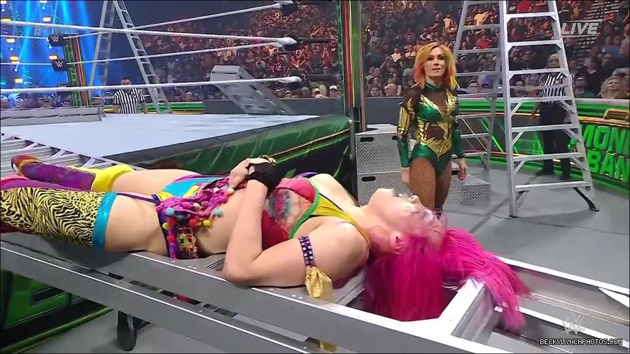 WWE_Money_In_The_Bank_2022_720p_WEB_h264-HEEL_mp4_001509787.jpg