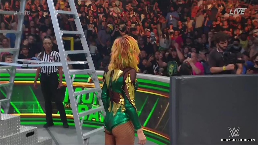 WWE_Money_In_The_Bank_2022_720p_WEB_h264-HEEL_mp4_001511387.jpg