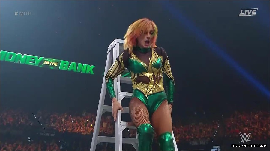 WWE_Money_In_The_Bank_2022_720p_WEB_h264-HEEL_mp4_001529787.jpg