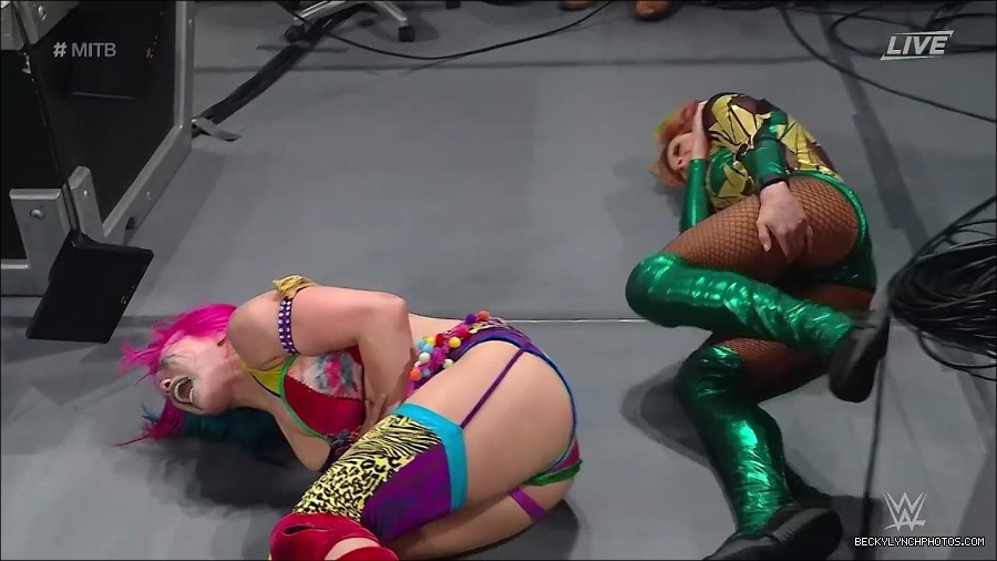 WWE_Money_In_The_Bank_2022_720p_WEB_h264-HEEL_mp4_001538187.jpg