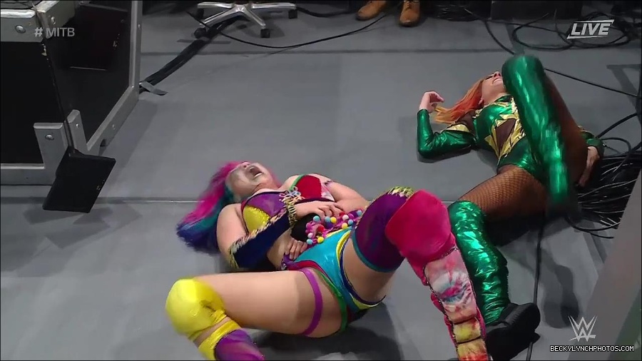 WWE_Money_In_The_Bank_2022_720p_WEB_h264-HEEL_mp4_001539787.jpg