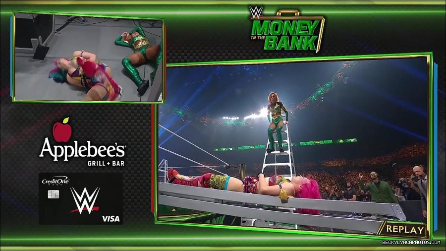 WWE_Money_In_The_Bank_2022_720p_WEB_h264-HEEL_mp4_001545787.jpg