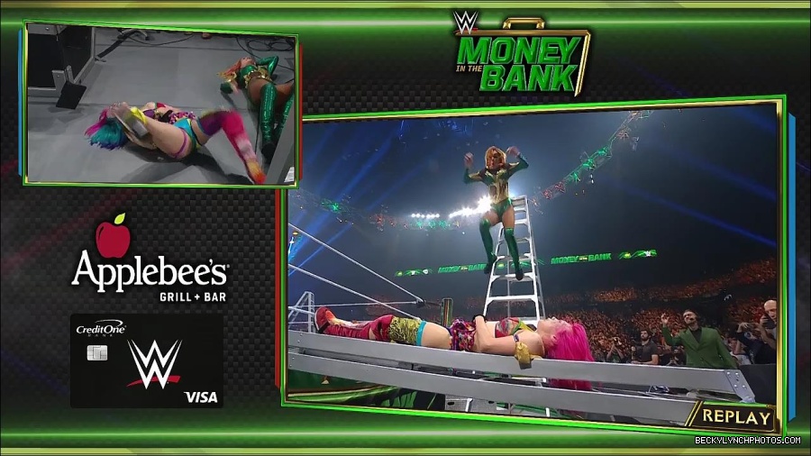 WWE_Money_In_The_Bank_2022_720p_WEB_h264-HEEL_mp4_001546587.jpg