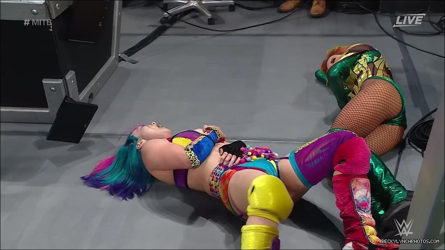 WWE_Money_In_The_Bank_2022_720p_WEB_h264-HEEL_mp4_001556587.jpg