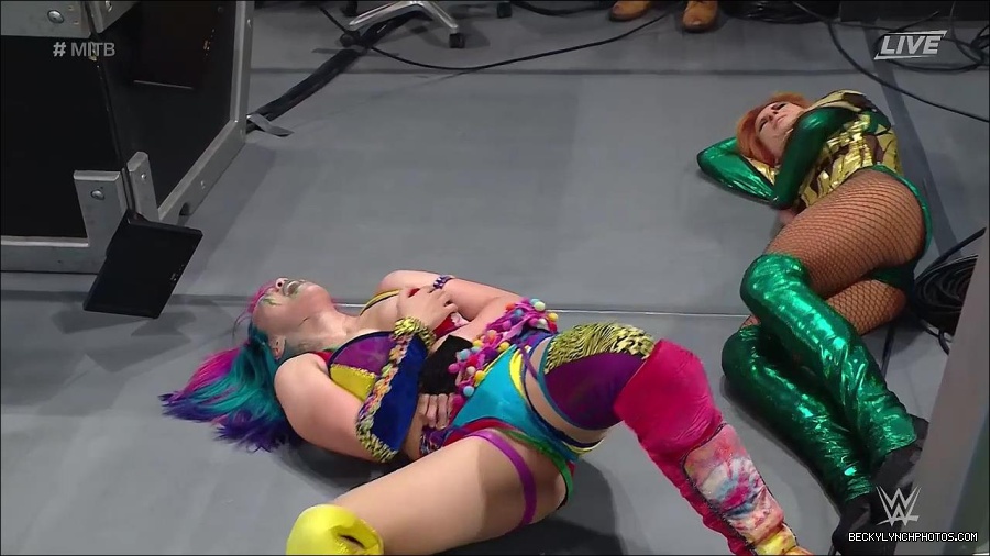 WWE_Money_In_The_Bank_2022_720p_WEB_h264-HEEL_mp4_001557387.jpg