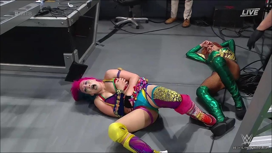 WWE_Money_In_The_Bank_2022_720p_WEB_h264-HEEL_mp4_001568987.jpg
