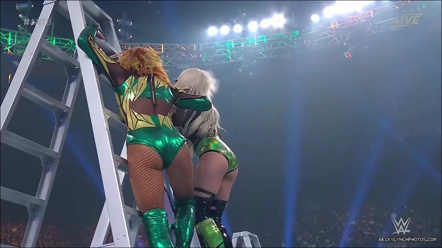 WWE_Money_In_The_Bank_2022_720p_WEB_h264-HEEL_mp4_001660987.jpg