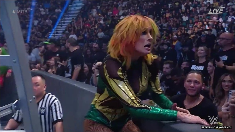 WWE_Money_In_The_Bank_2022_720p_WEB_h264-HEEL_mp4_001780221.jpg