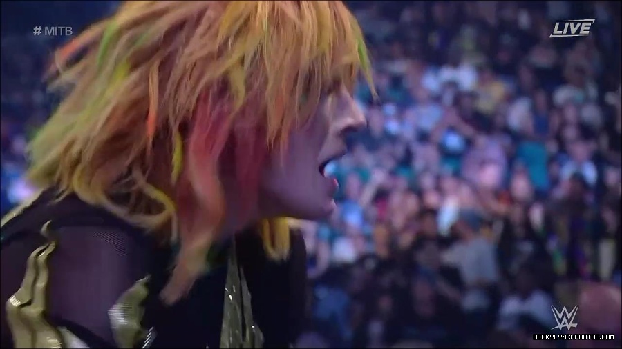 WWE_Money_In_The_Bank_2022_720p_WEB_h264-HEEL_mp4_001785821.jpg