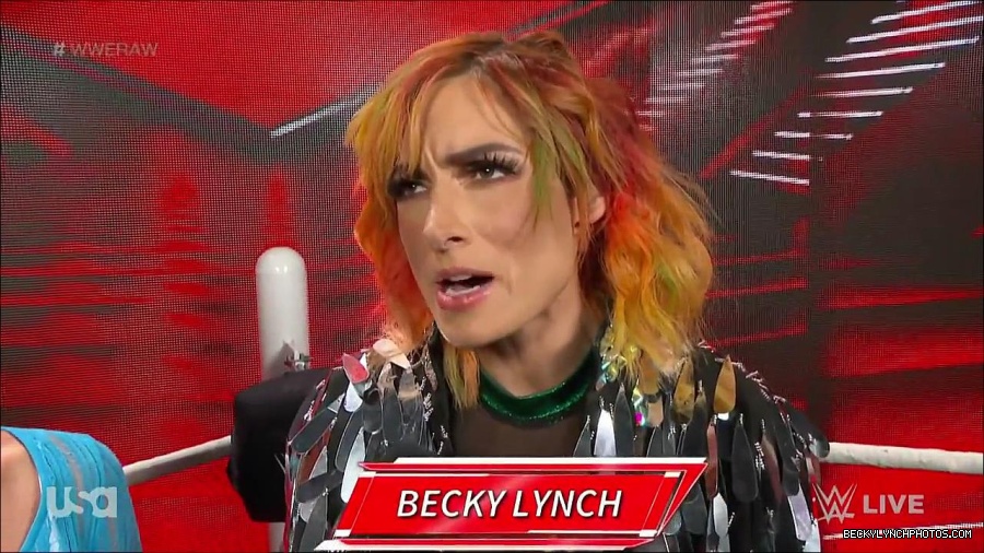 WWE_RAW_4th_July_2022_720p_WEBRip_h264_mp4_006900912.jpg