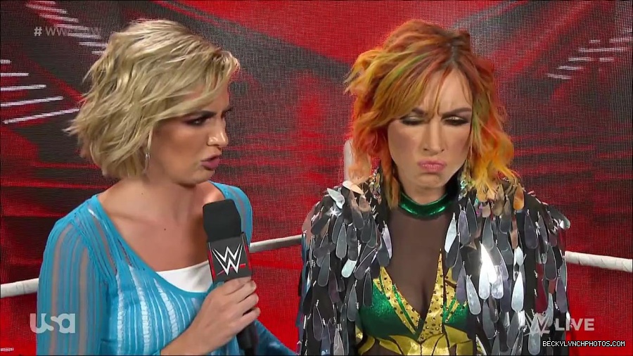 WWE_RAW_4th_July_2022_720p_WEBRip_h264_mp4_006913324.jpg