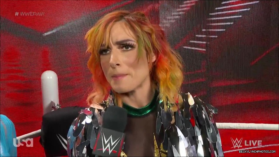 WWE_RAW_4th_July_2022_720p_WEBRip_h264_mp4_006918529.jpg