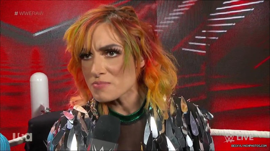 WWE_RAW_4th_July_2022_720p_WEBRip_h264_mp4_006922133.jpg