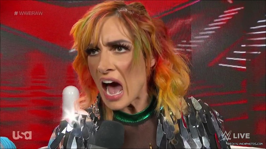 WWE_RAW_4th_July_2022_720p_WEBRip_h264_mp4_006924936.jpg