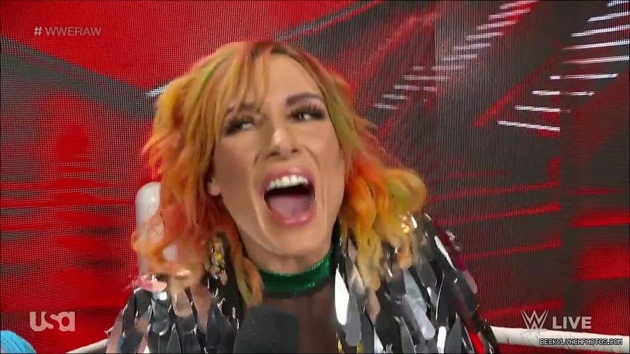 WWE_RAW_4th_July_2022_720p_WEBRip_h264_mp4_006927338.jpg
