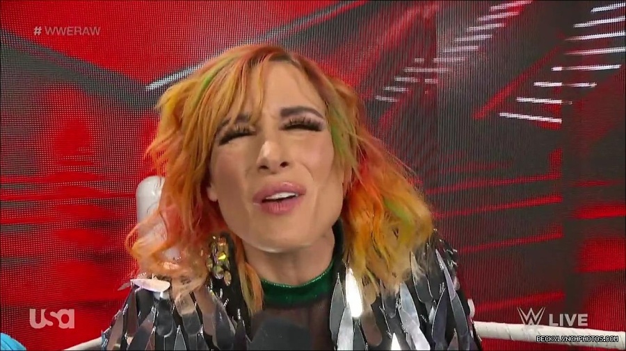 WWE_RAW_4th_July_2022_720p_WEBRip_h264_mp4_006927739.jpg