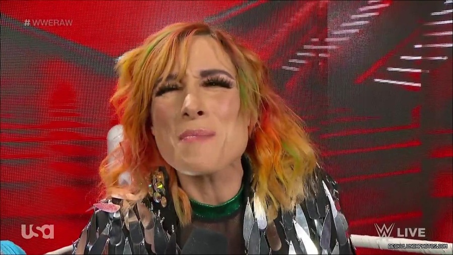 WWE_RAW_4th_July_2022_720p_WEBRip_h264_mp4_006928139.jpg