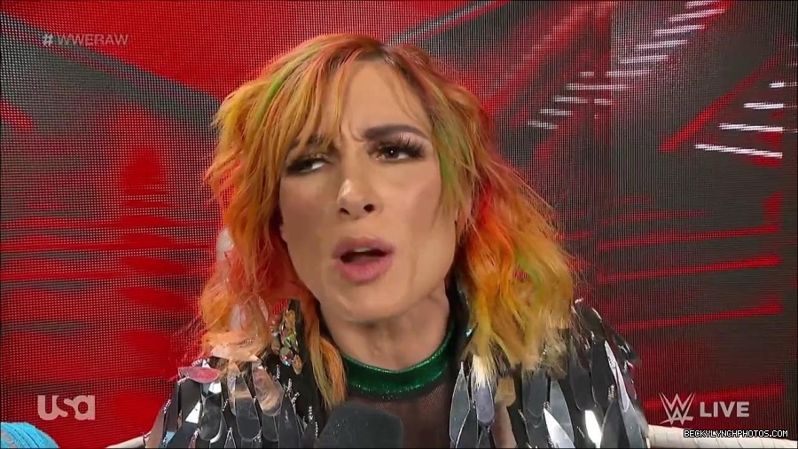 WWE_RAW_4th_July_2022_720p_WEBRip_h264_mp4_006929340.jpg