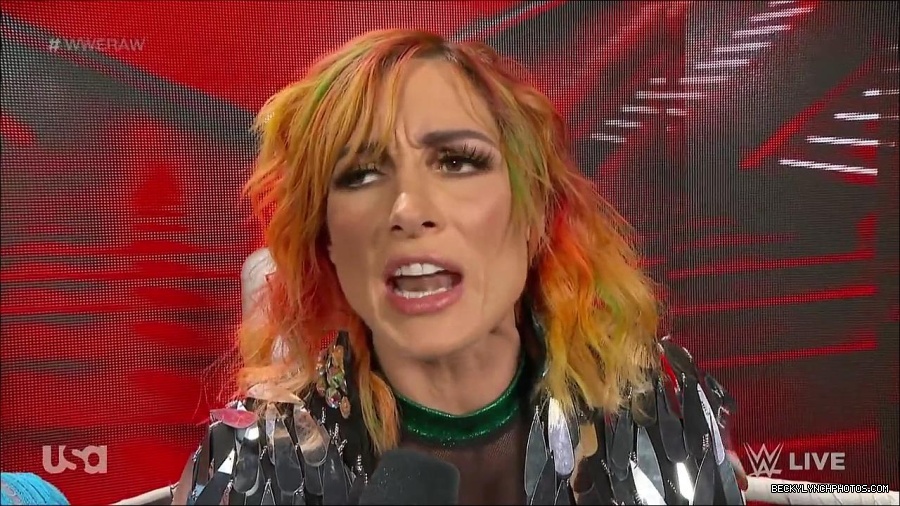 WWE_RAW_4th_July_2022_720p_WEBRip_h264_mp4_006929741.jpg