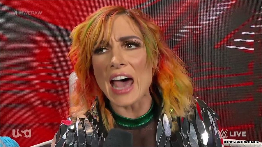 WWE_RAW_4th_July_2022_720p_WEBRip_h264_mp4_006930141.jpg