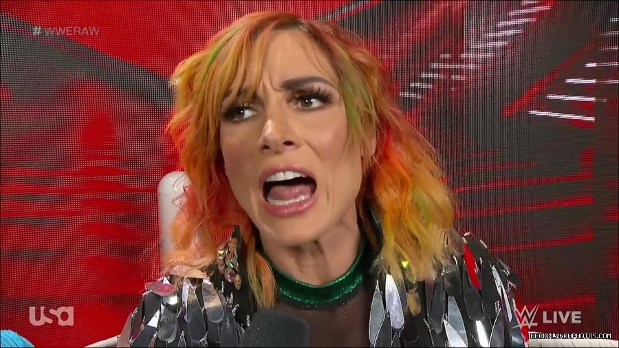 WWE_RAW_4th_July_2022_720p_WEBRip_h264_mp4_006930541.jpg