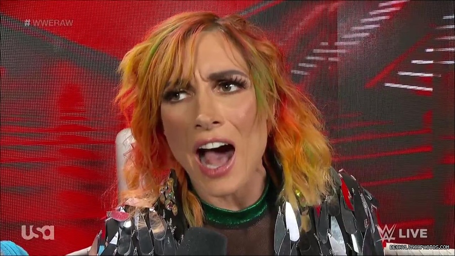 WWE_RAW_4th_July_2022_720p_WEBRip_h264_mp4_006931342.jpg