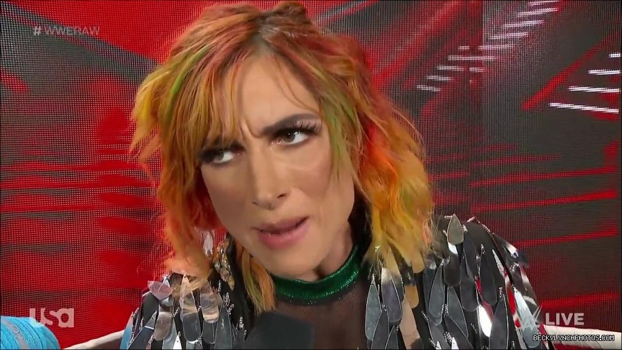 WWE_RAW_4th_July_2022_720p_WEBRip_h264_mp4_006932944.jpg