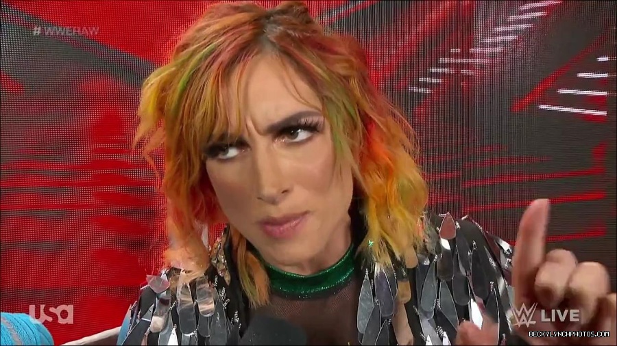 WWE_RAW_4th_July_2022_720p_WEBRip_h264_mp4_006933344.jpg