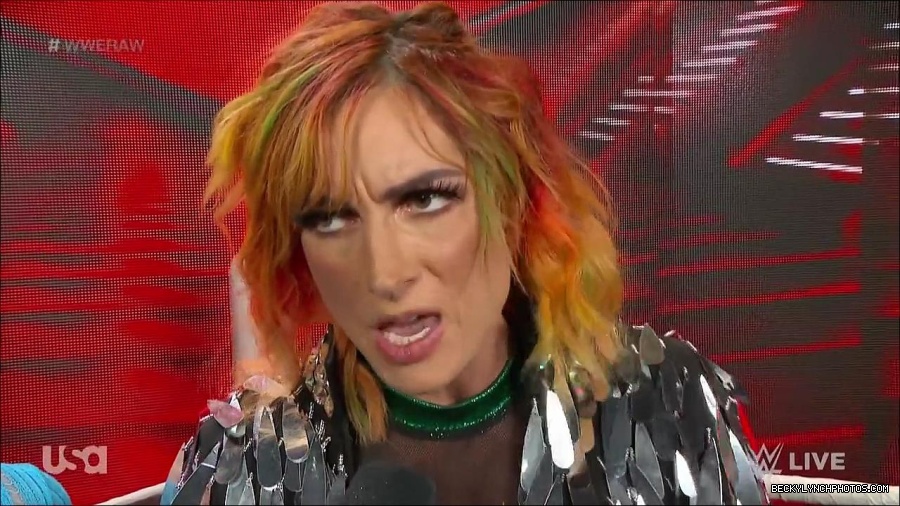 WWE_RAW_4th_July_2022_720p_WEBRip_h264_mp4_006933745.jpg
