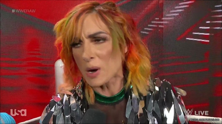 WWE_RAW_4th_July_2022_720p_WEBRip_h264_mp4_006934145.jpg