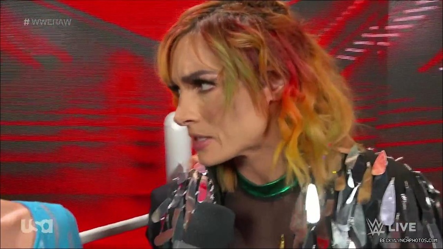 WWE_RAW_4th_July_2022_720p_WEBRip_h264_mp4_006934946.jpg