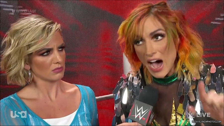WWE_RAW_4th_July_2022_720p_WEBRip_h264_mp4_006936547.jpg