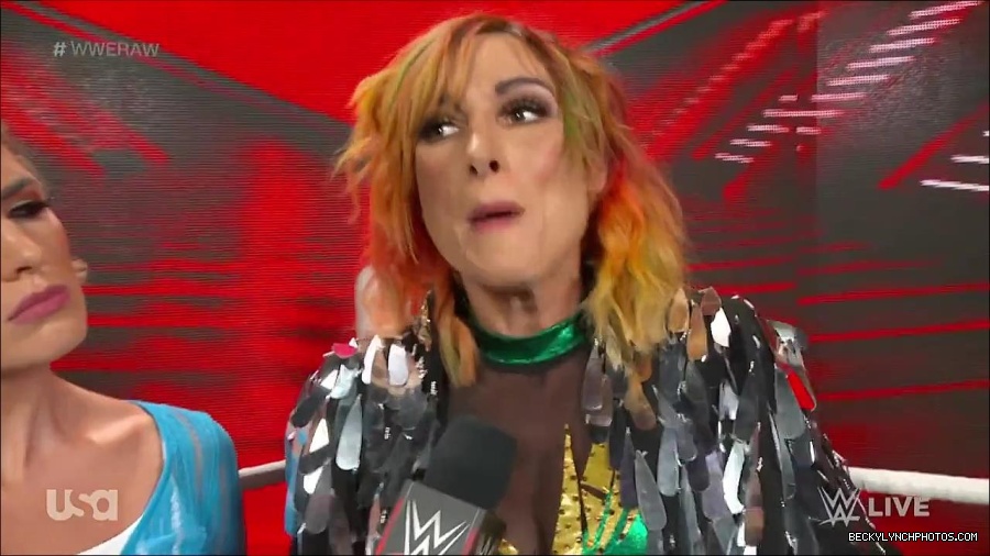 WWE_RAW_4th_July_2022_720p_WEBRip_h264_mp4_006939350.jpg