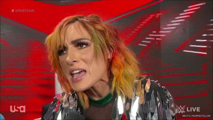 WWE_RAW_4th_July_2022_720p_WEBRip_h264_mp4_006940952.jpg