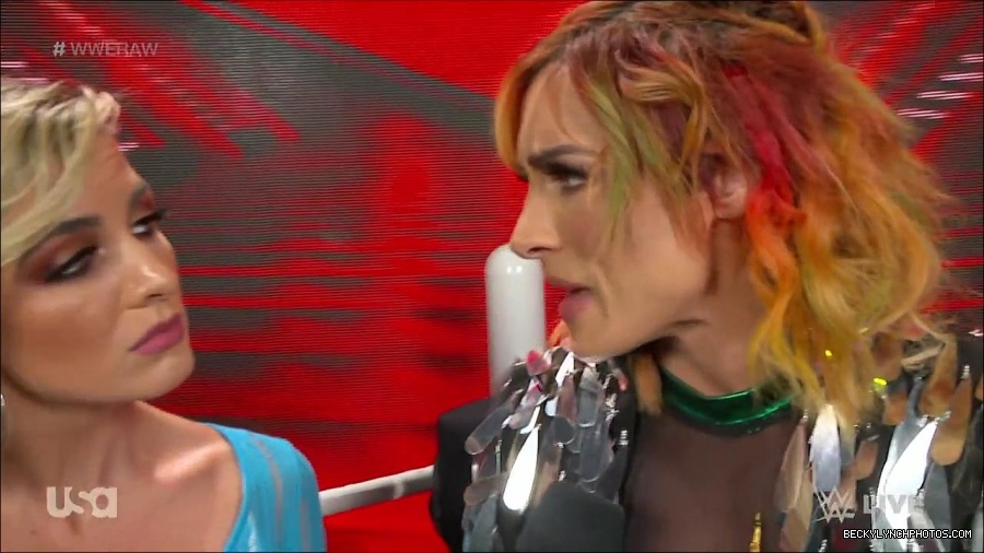 WWE_RAW_4th_July_2022_720p_WEBRip_h264_mp4_006942954.jpg