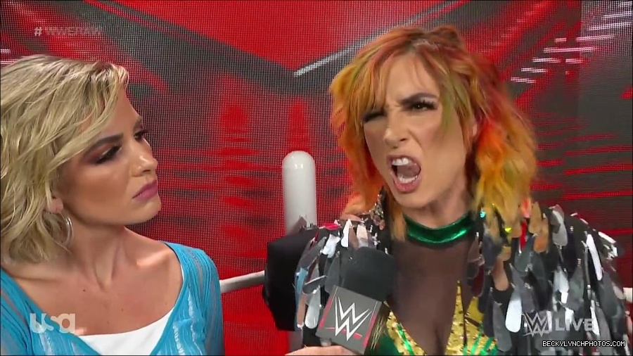WWE_RAW_4th_July_2022_720p_WEBRip_h264_mp4_006946557.jpg