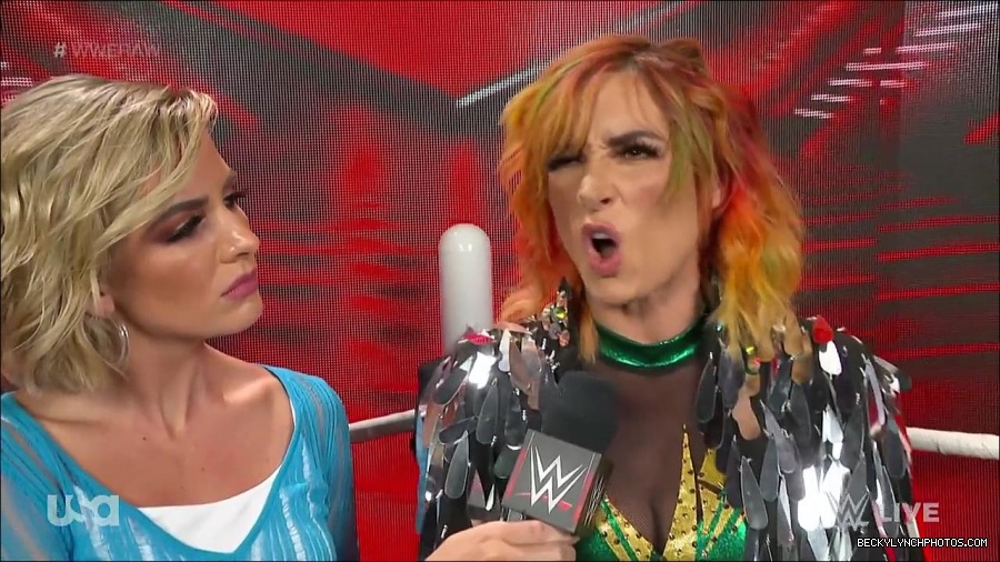 WWE_RAW_4th_July_2022_720p_WEBRip_h264_mp4_006946958.jpg