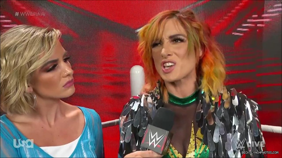 WWE_RAW_4th_July_2022_720p_WEBRip_h264_mp4_006947358.jpg