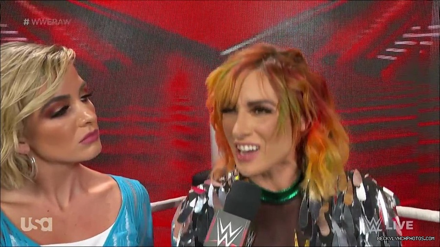 WWE_RAW_4th_July_2022_720p_WEBRip_h264_mp4_006948159.jpg