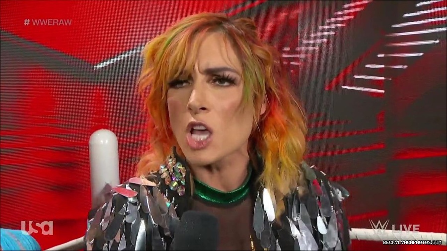 WWE_RAW_4th_July_2022_720p_WEBRip_h264_mp4_006950161.jpg