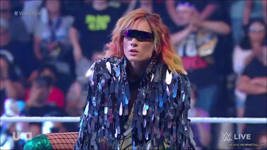 WWE_RAW_4th_July_2022_720p_WEBRip_h264_mp4_007844981.jpg