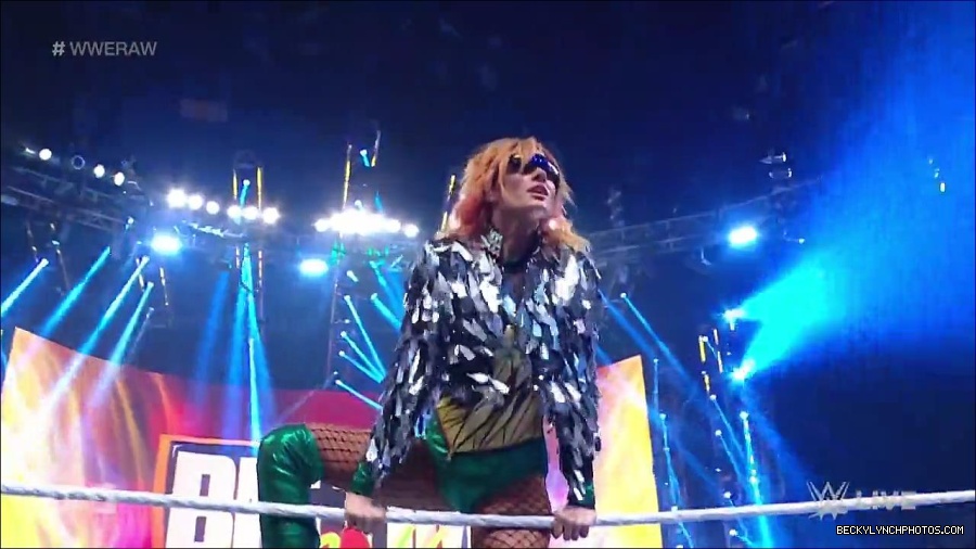 WWE_RAW_4th_July_2022_720p_WEBRip_h264_mp4_007849386.jpg