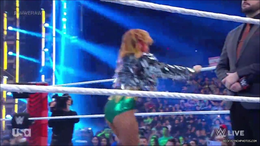 WWE_RAW_4th_July_2022_720p_WEBRip_h264_mp4_007854991.jpg