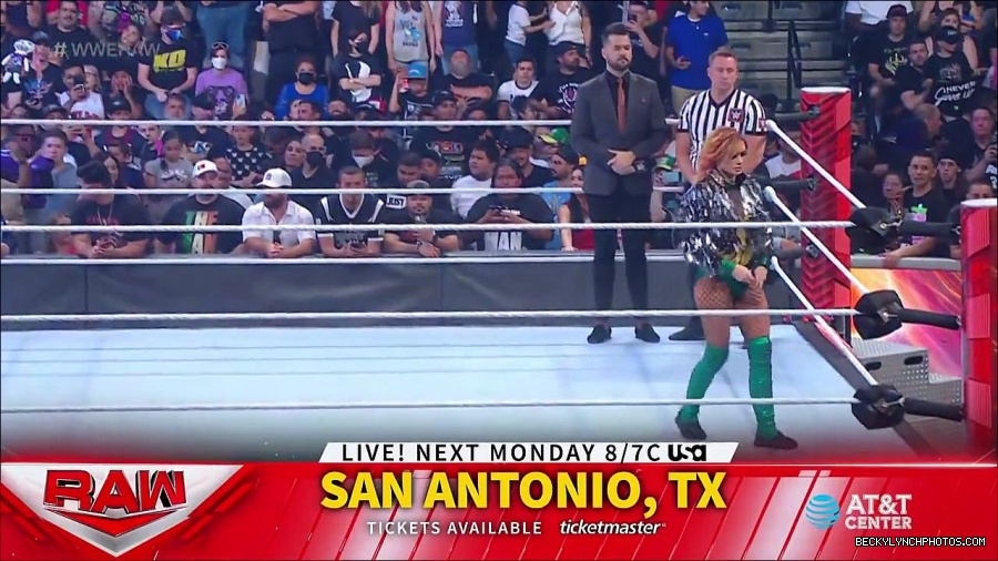 WWE_RAW_4th_July_2022_720p_WEBRip_h264_mp4_007863800.jpg