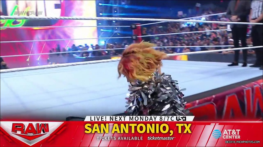 WWE_RAW_4th_July_2022_720p_WEBRip_h264_mp4_007866202.jpg
