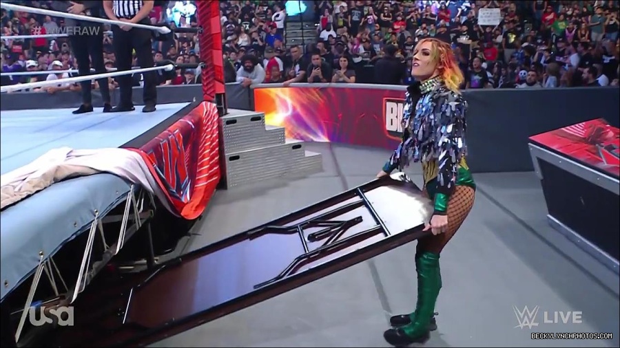 WWE_RAW_4th_July_2022_720p_WEBRip_h264_mp4_007874210.jpg